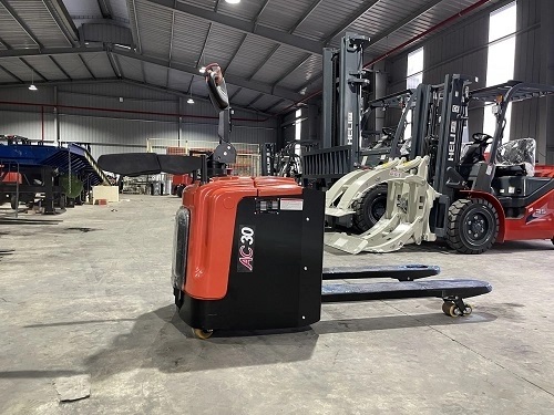 Xe nâng tay điện 3 tấn HELI CBD30J-RLI