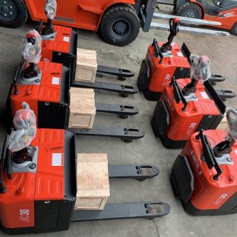 Xe nâng tay điện Heli model CBD30