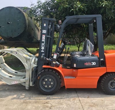 xe nâng heli 3 tấn lắp kẹp cuộn tròn