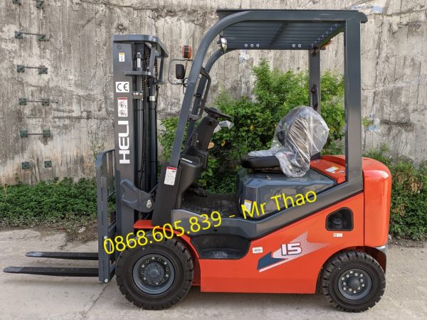 Xe nâng 1.5 tấn Heli động cơ Isuzu
