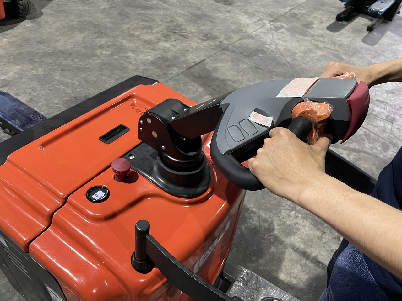 Xe nâng Heli 24h