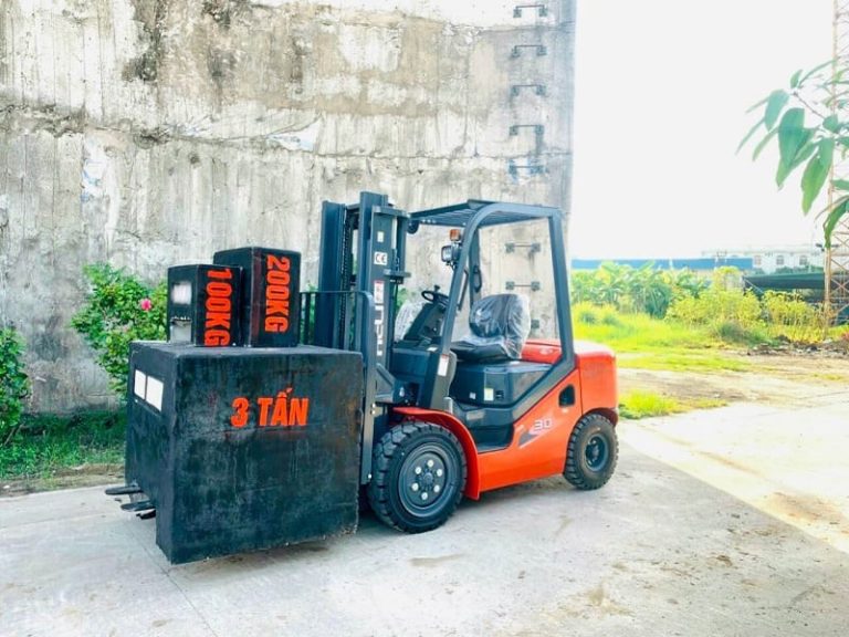 Xe nâng Heli 3 tấn chạy dầu cao cấp