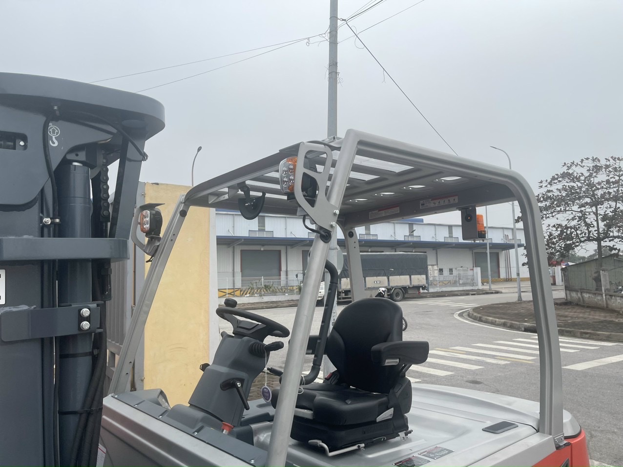 Xe nâng Heli 24h